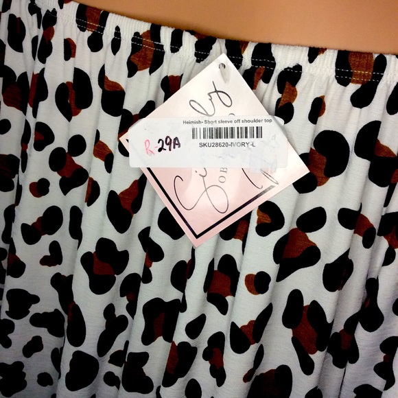 Cheetah off shoulder top - Picture 4 of 7